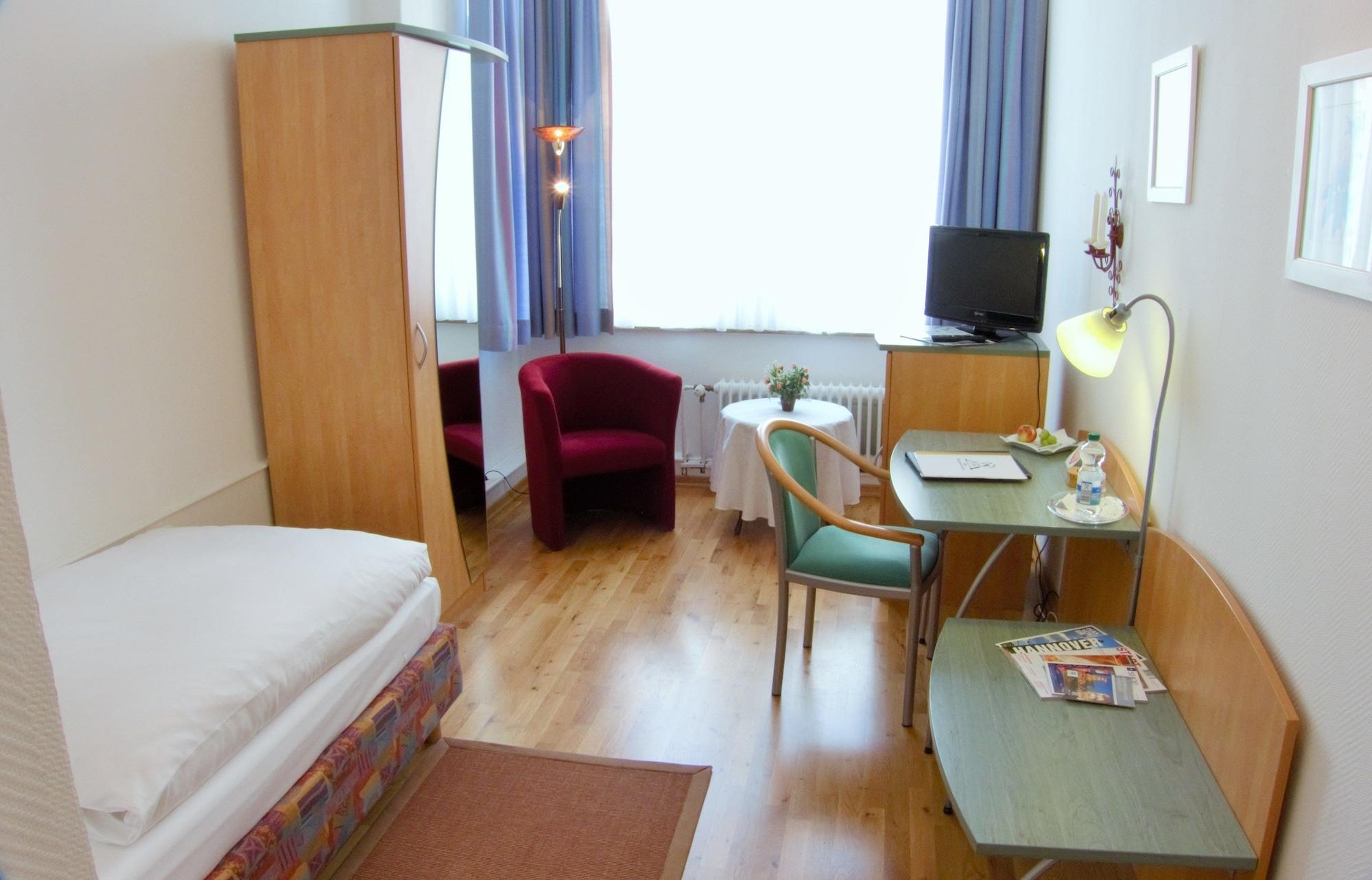Hotel Alpha Хановер Екстериор снимка