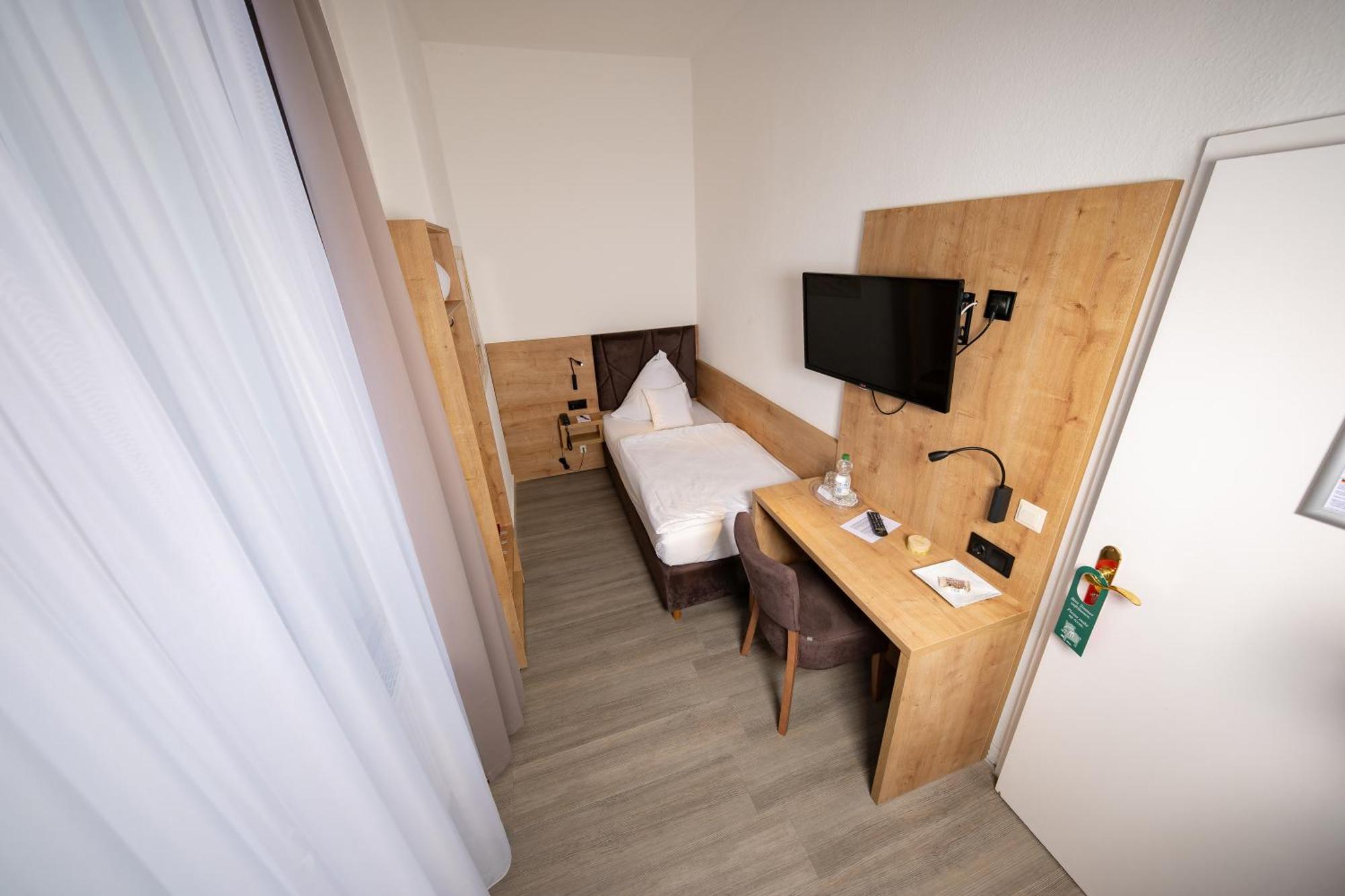 Hotel Alpha Хановер Екстериор снимка