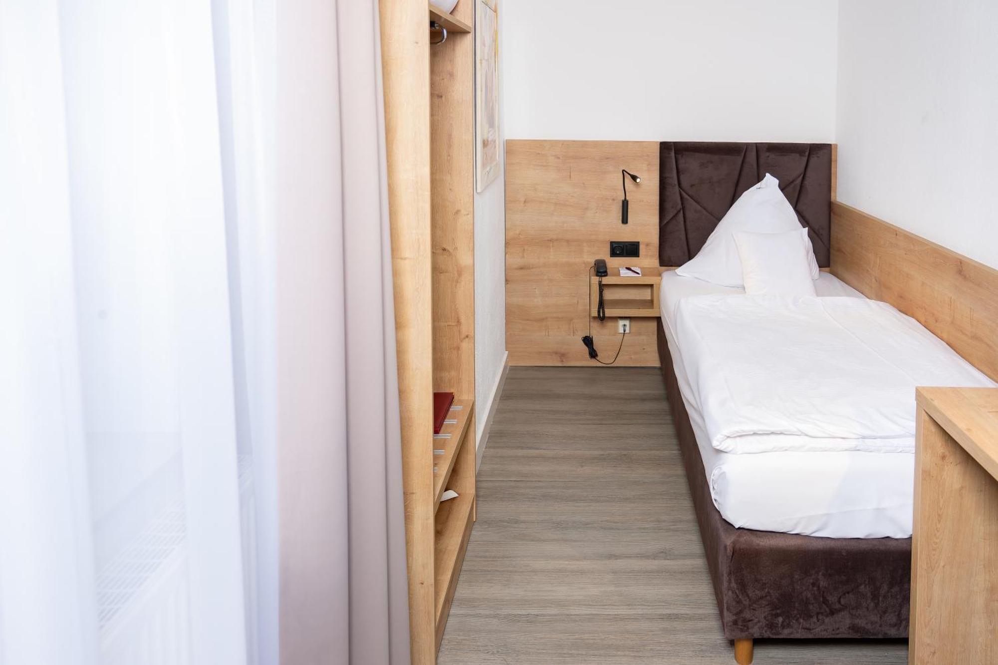 Hotel Alpha Хановер Екстериор снимка