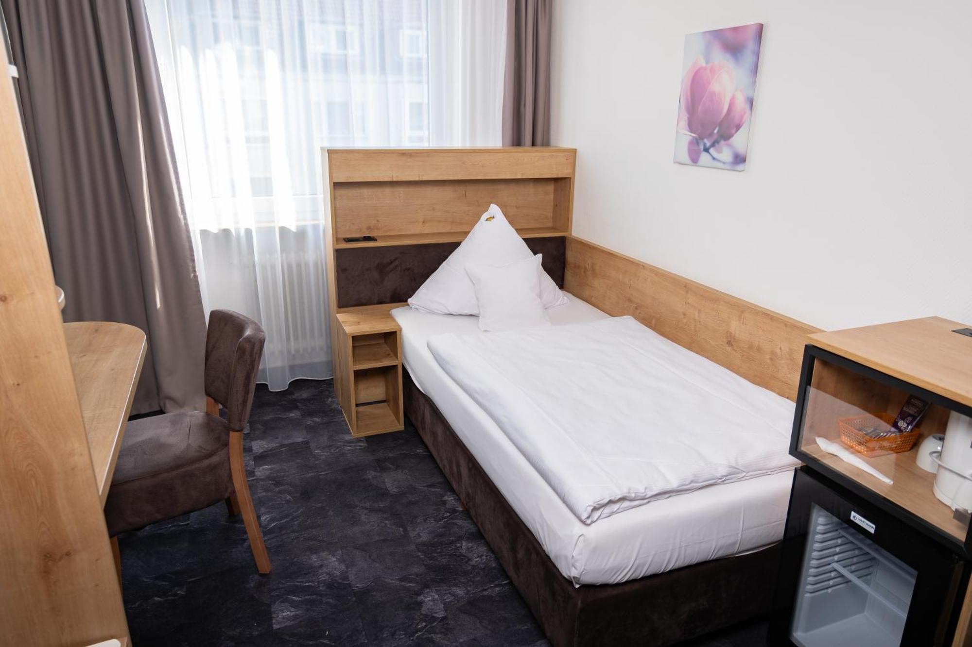 Hotel Alpha Хановер Екстериор снимка