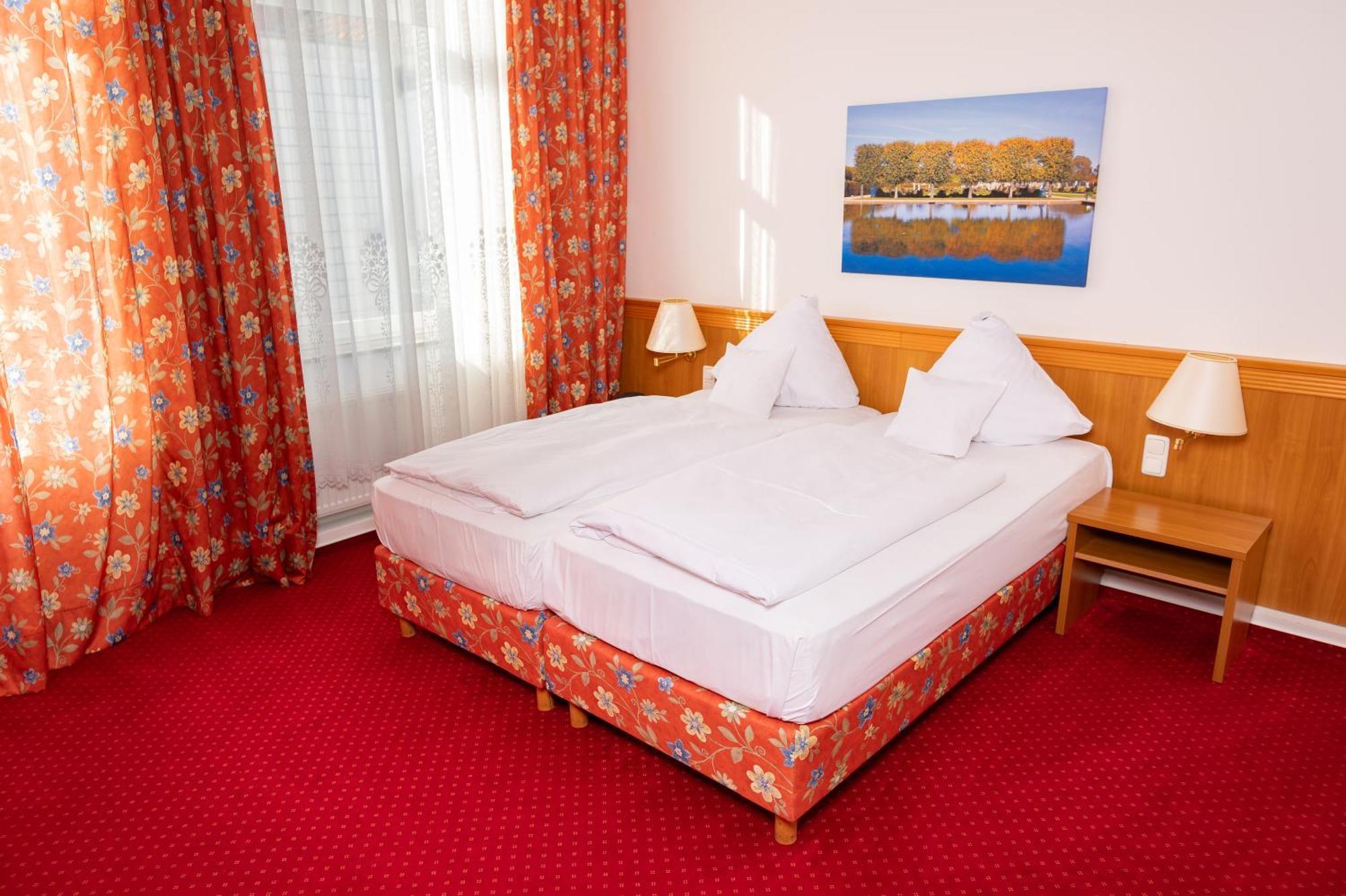 Hotel Alpha Хановер Екстериор снимка